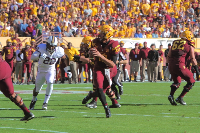 Taylor Kelly accounted for 355 total yards against the #20 Huskies, 271 passing and another 84 on the ground  