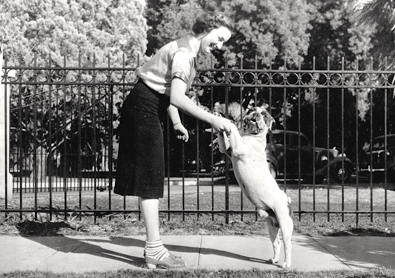 Barbara_Benson_Pete_the_Bulldog_Arizona_State_College_ASU_1940s